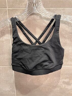 Black Crisscross Strappy Sports Bra